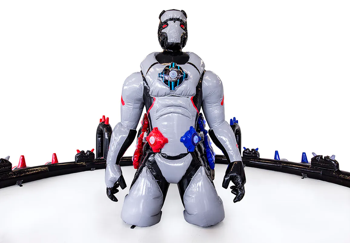 Front view of the robot centerpiece inside the IPS Time Attack arena